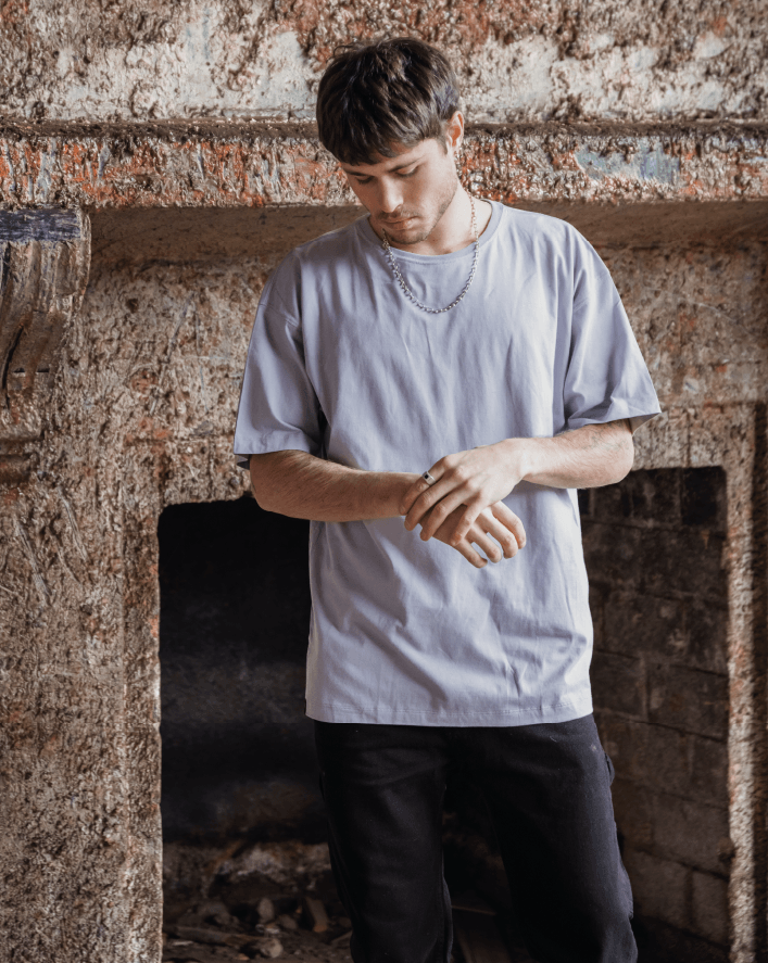 POLERA BOUNDLESS GRIS